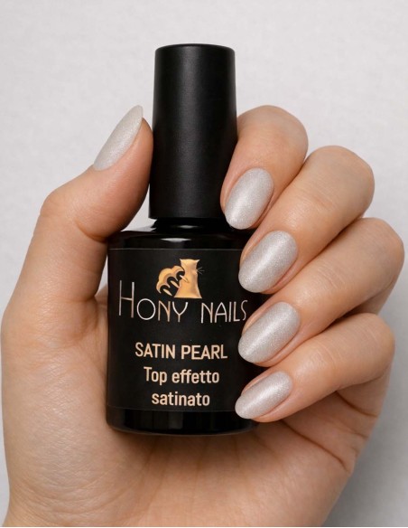 Unghie effetto satinato perlaceo con Satin Pearl Top Hony Nails